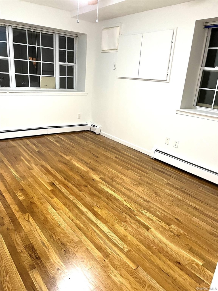 82-81 88th Pl - Photo 12