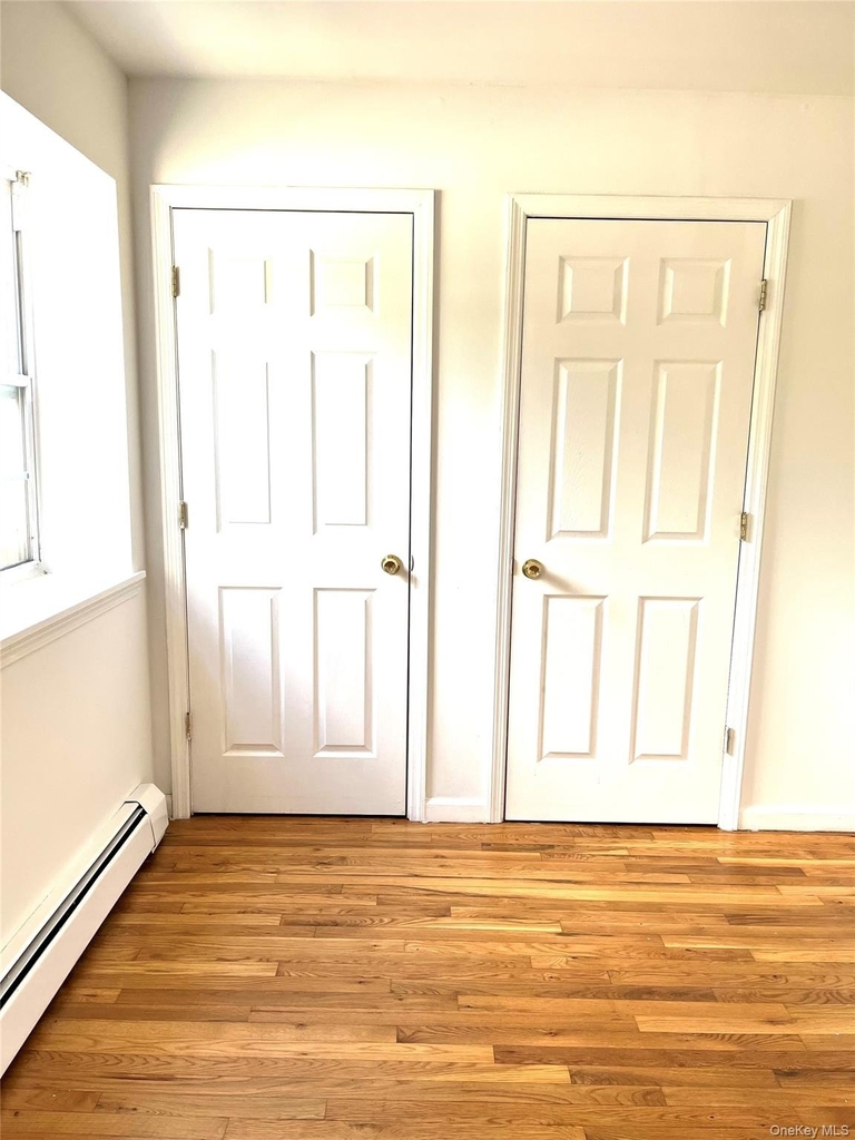 82-81 88th Pl - Photo 2