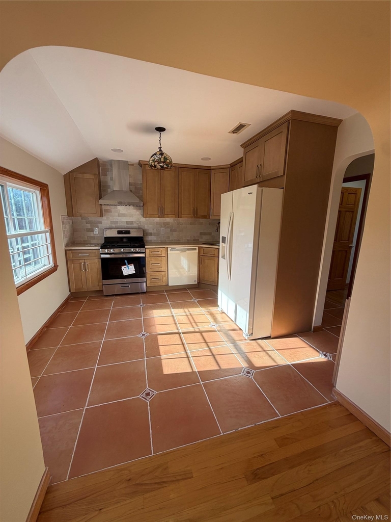 245-47 60th Little Neck Avenue - Photo 4