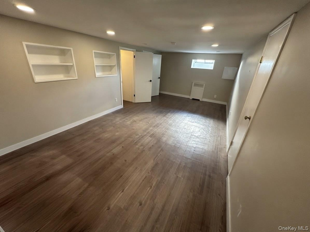 648 Dogwood Avenue - Photo 9