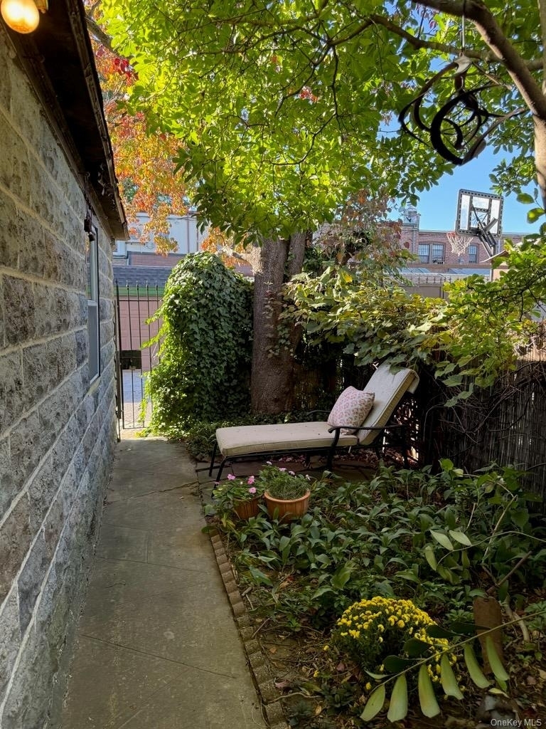 9001 63rd Avenue - Photo 8