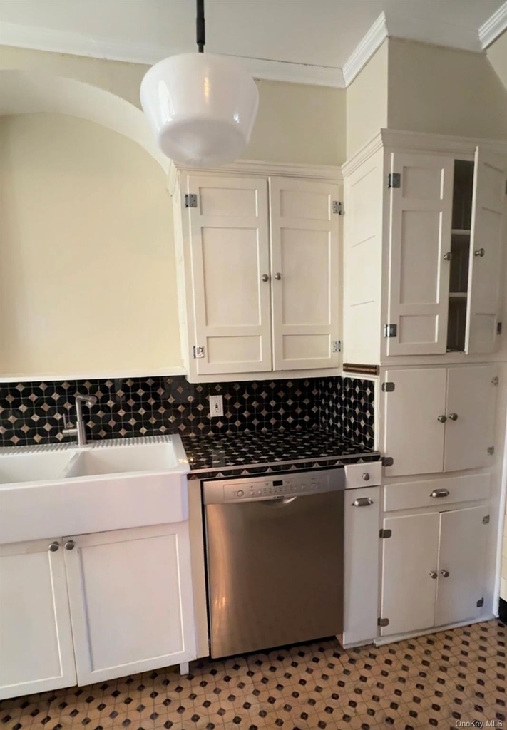 9001 63rd Avenue - Photo 2