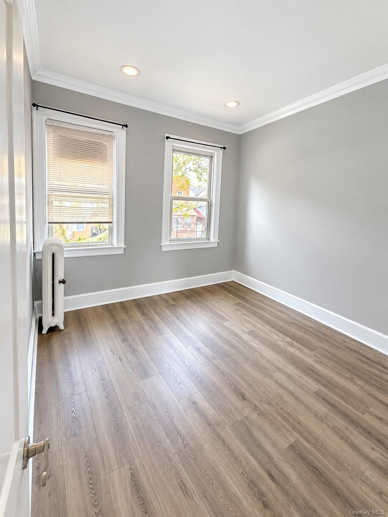 9717 81st Street - Photo 3