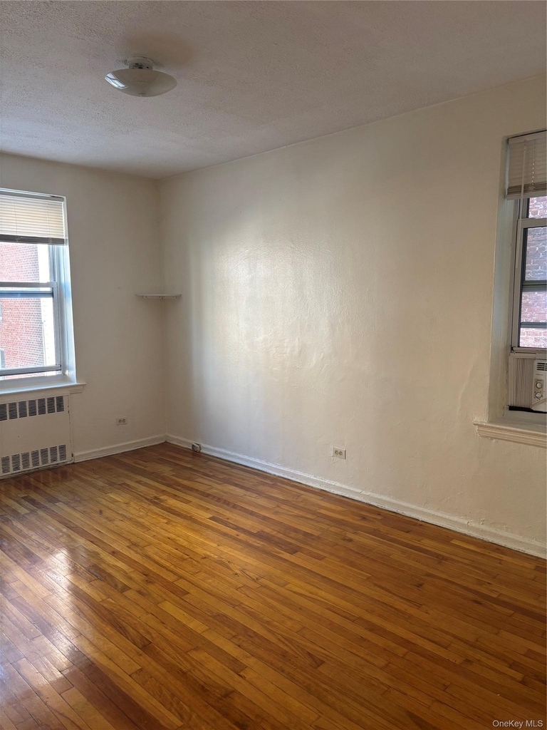 33-25 81 Street - Photo 11