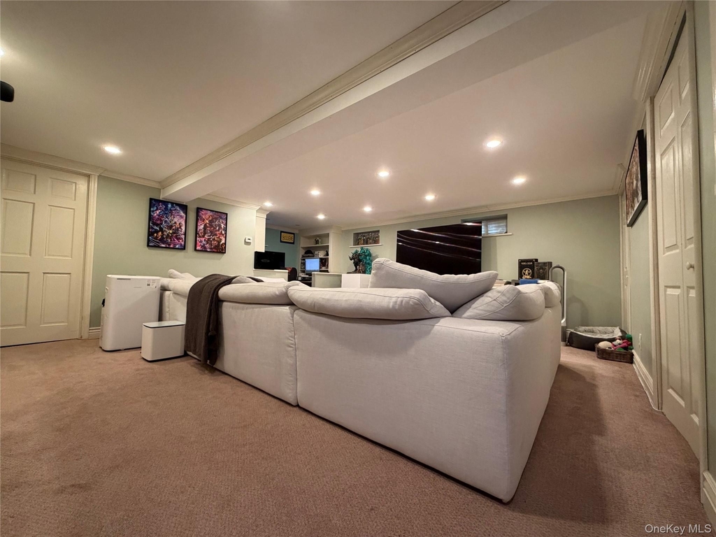 17 Renee Place - Photo 10
