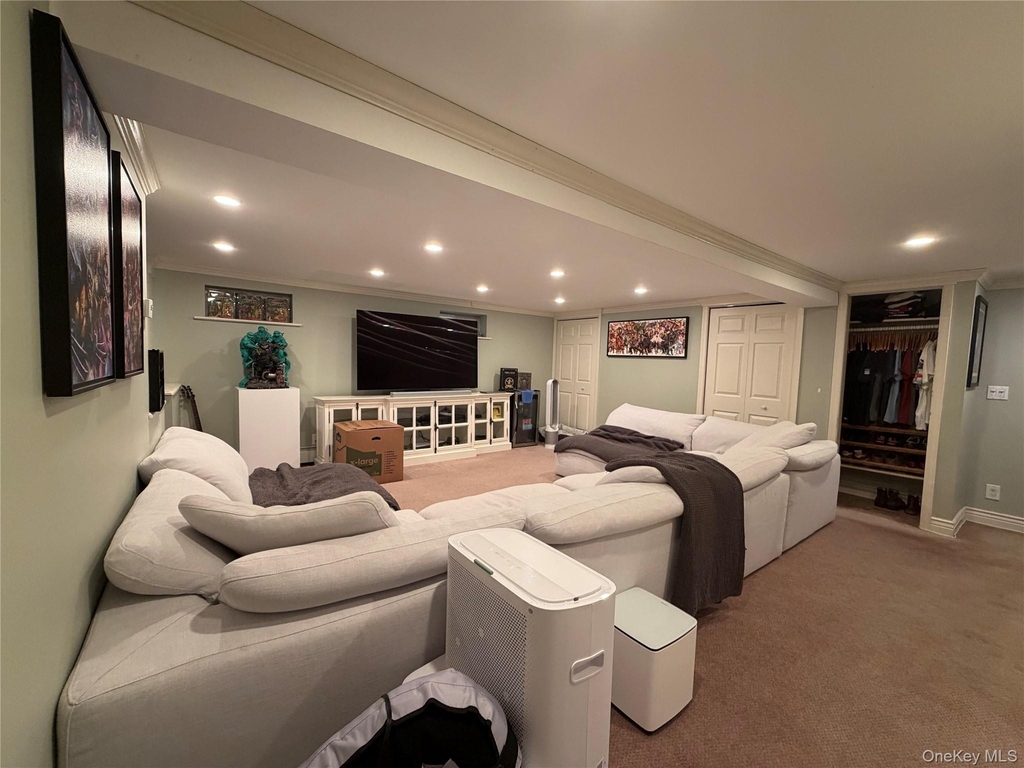 17 Renee Place - Photo 8