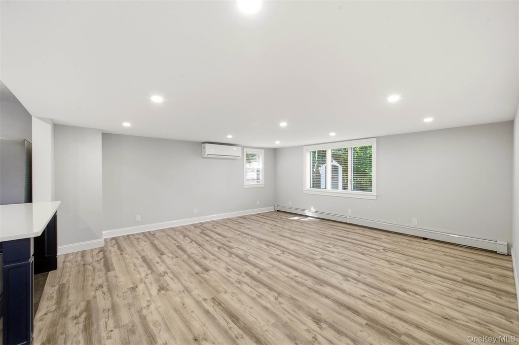 24 Flagpole Lane - Photo 2