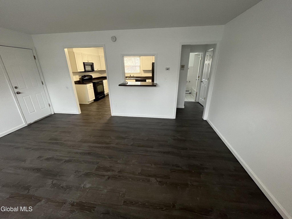 11-21 Ashdown Road - Photo 8