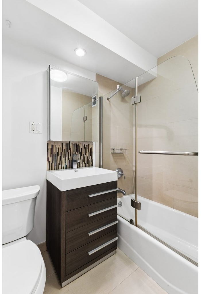 200 E 27th Street - Photo 4