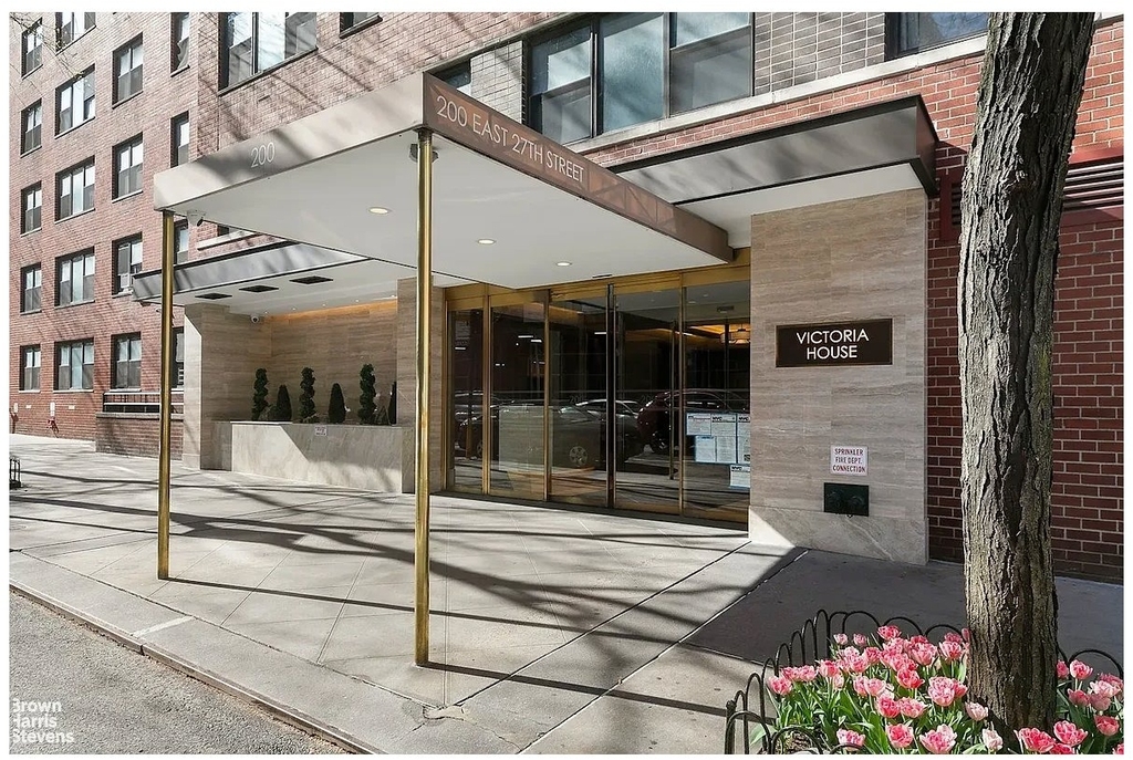 200 E 27th Street - Photo 6