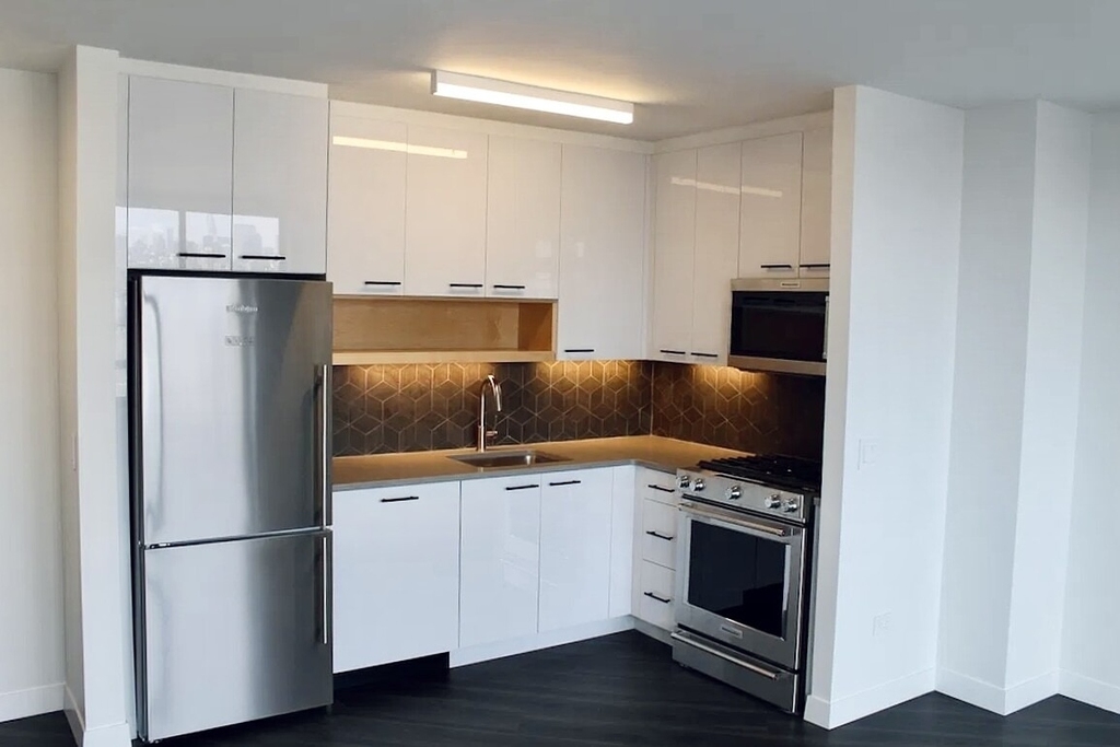 250 East Houston Street - Photo 2