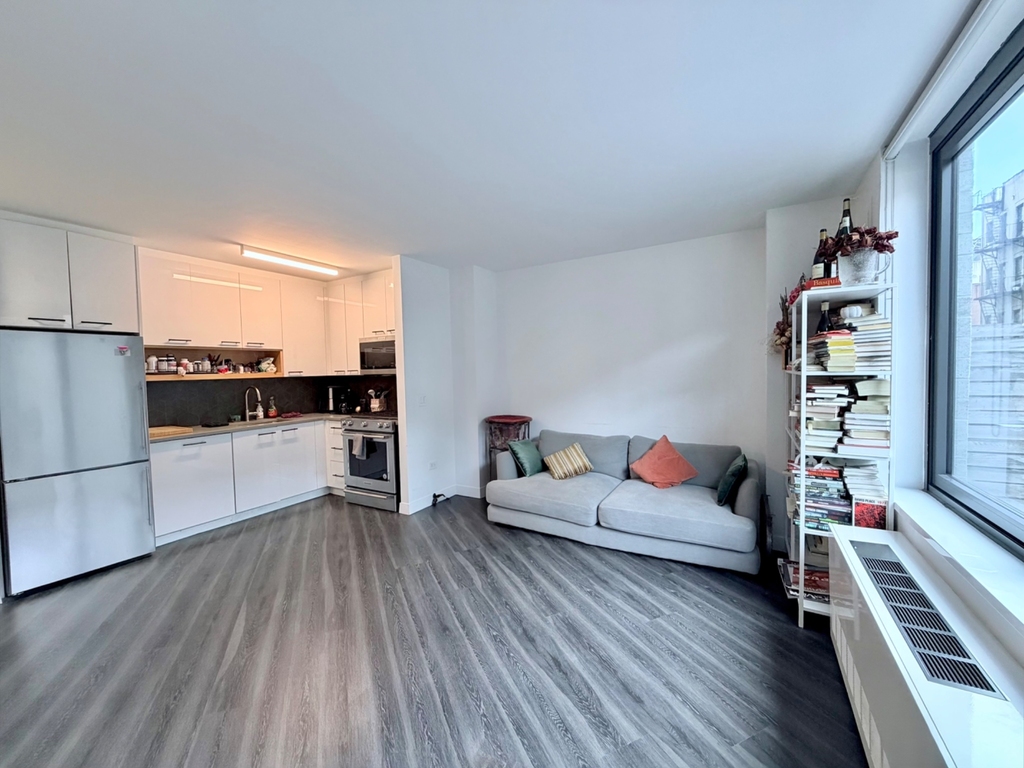 250 East Houston Street - Photo 5