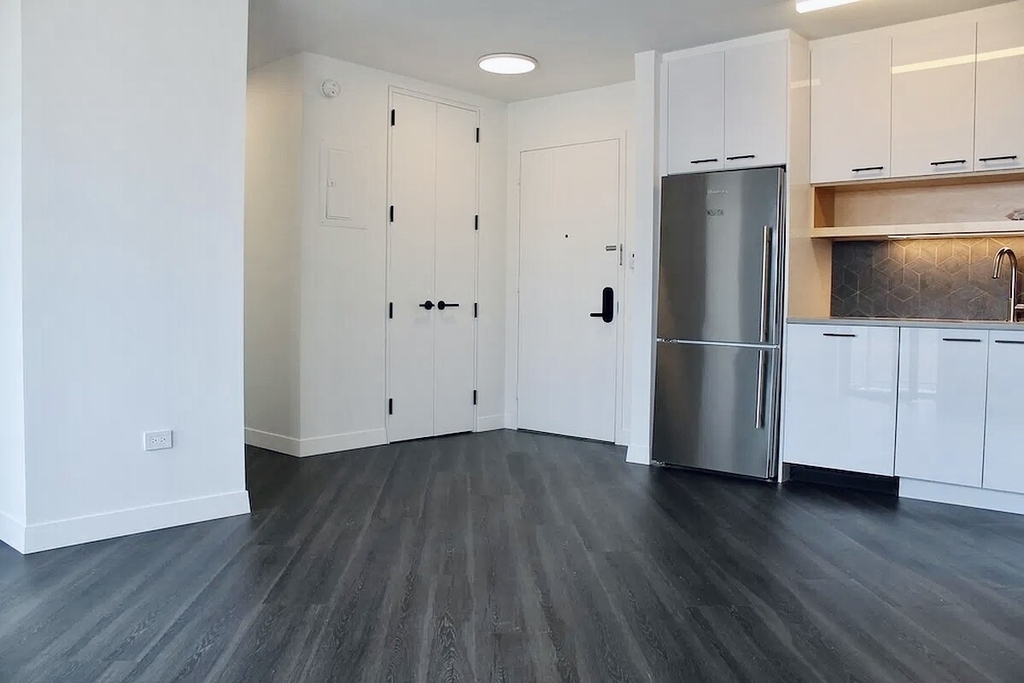 250 East Houston Street - Photo 1