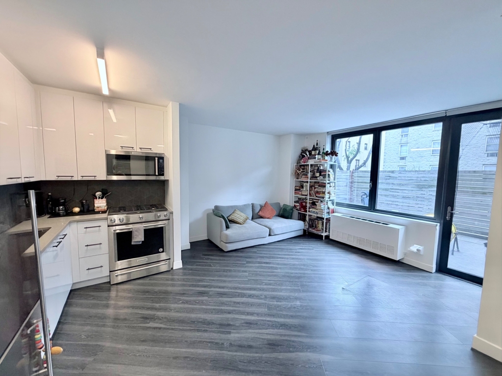 250 East Houston Street - Photo 0