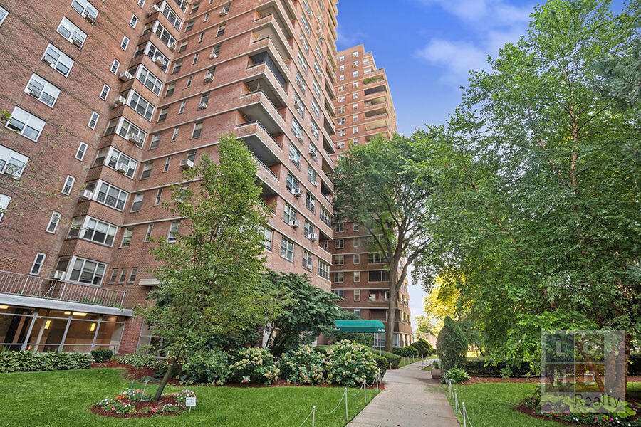 575 Grand Street - Photo 15