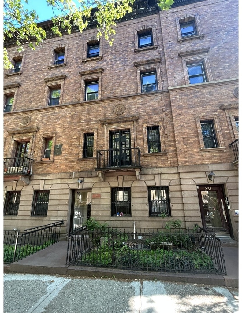 253 W 139th Street - Photo 7