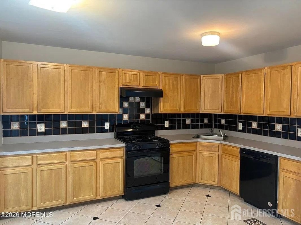 131 Murray Drive - Photo 3