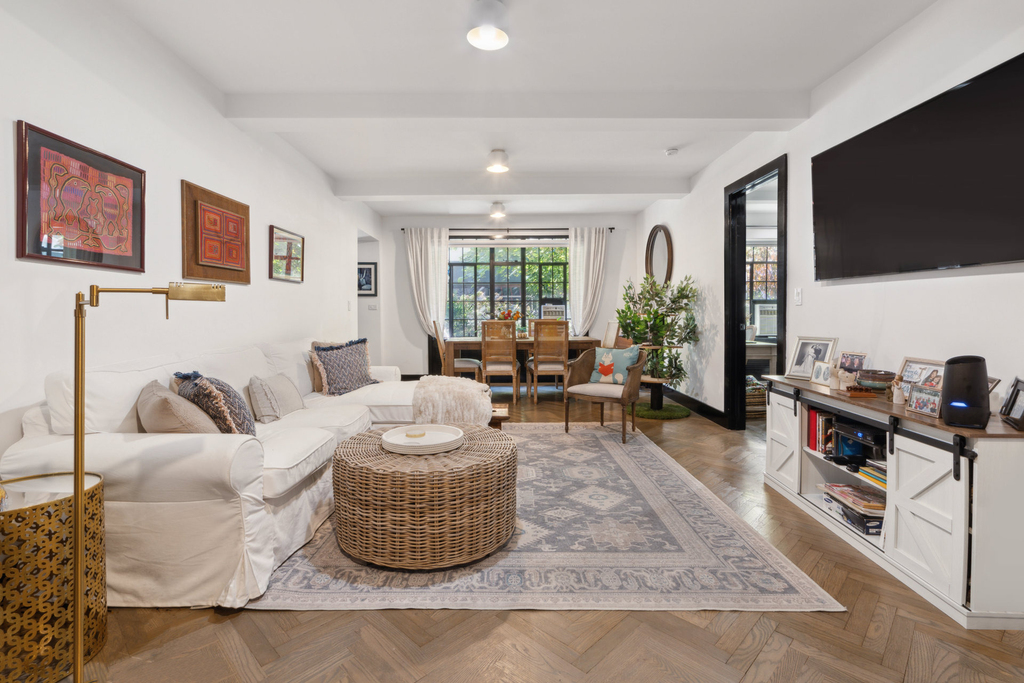25 Monroe Place - Photo 0