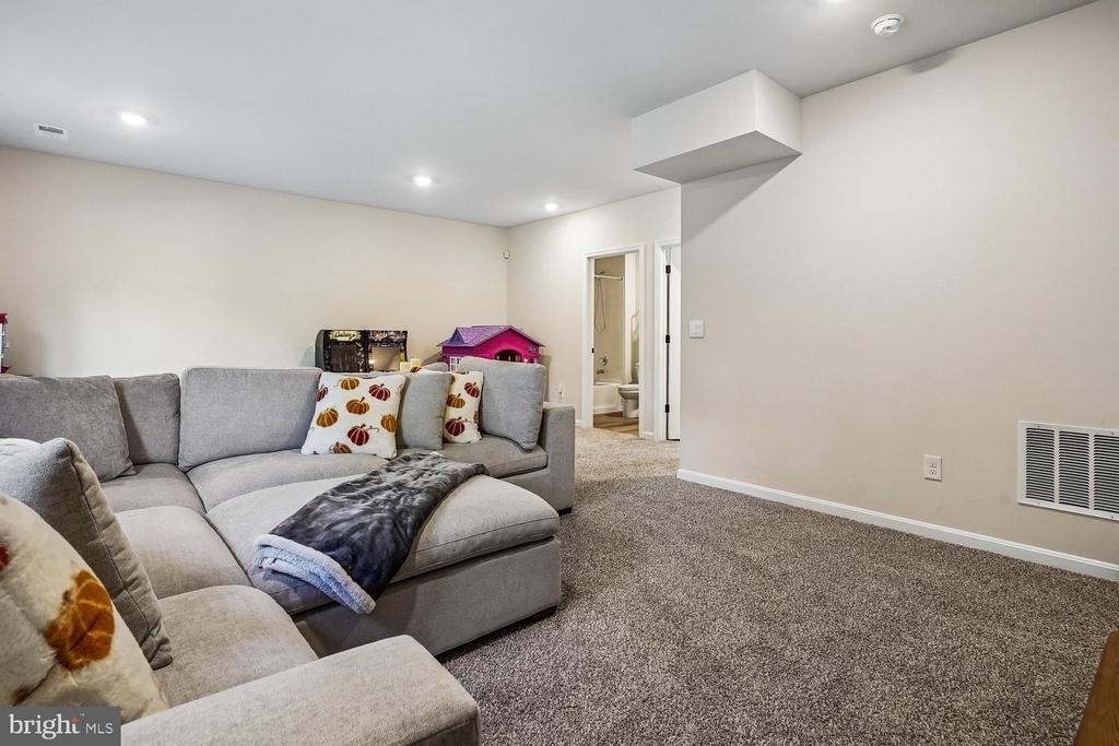 146 Pinewood Road - Photo 45