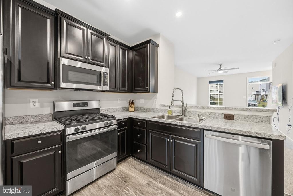 622 Streamview Drive - Photo 9