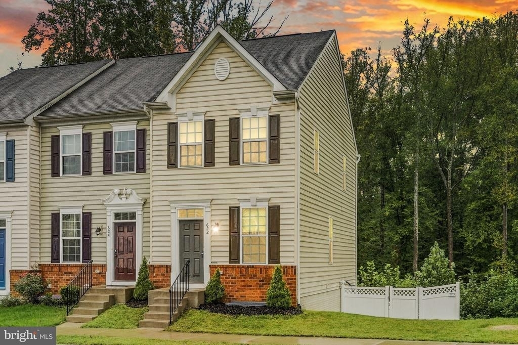 622 Streamview Drive - Photo 0