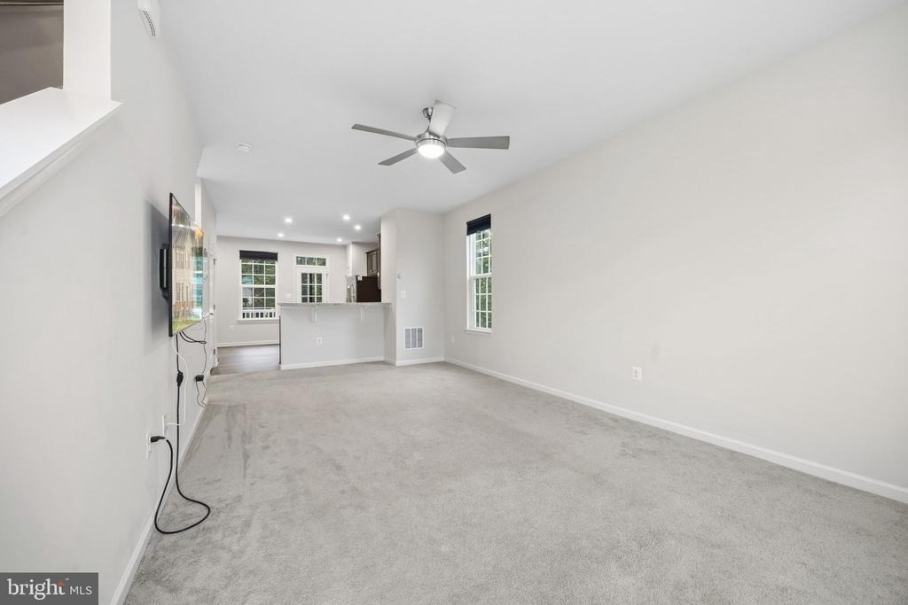 622 Streamview Drive - Photo 2