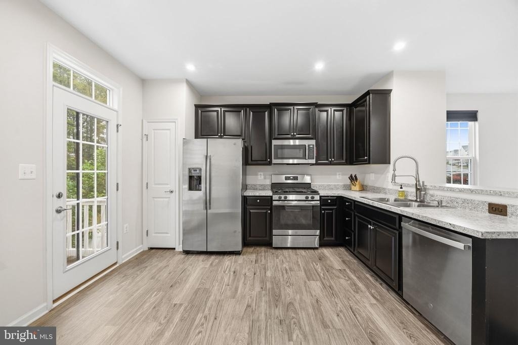 622 Streamview Drive - Photo 10