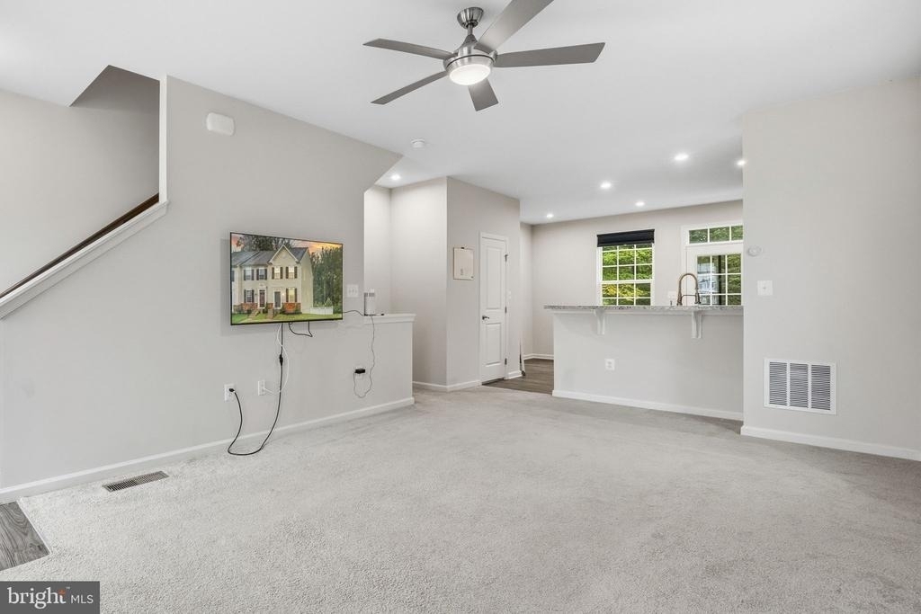 622 Streamview Drive - Photo 4