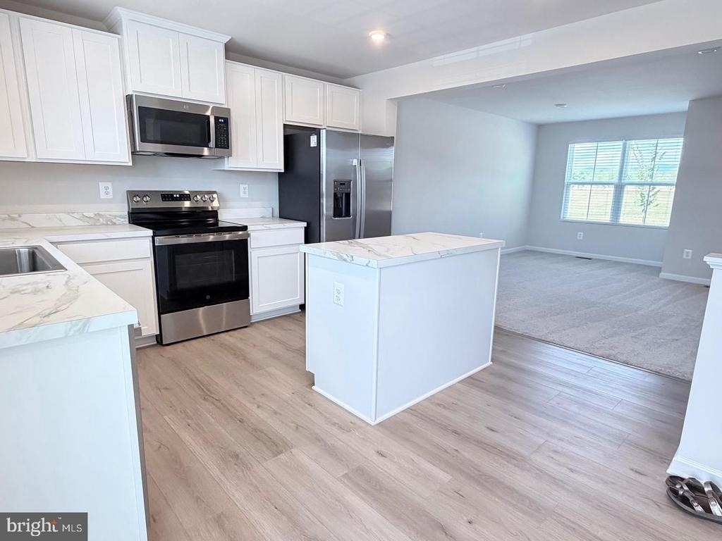 785 Hisey Avenue - Photo 5