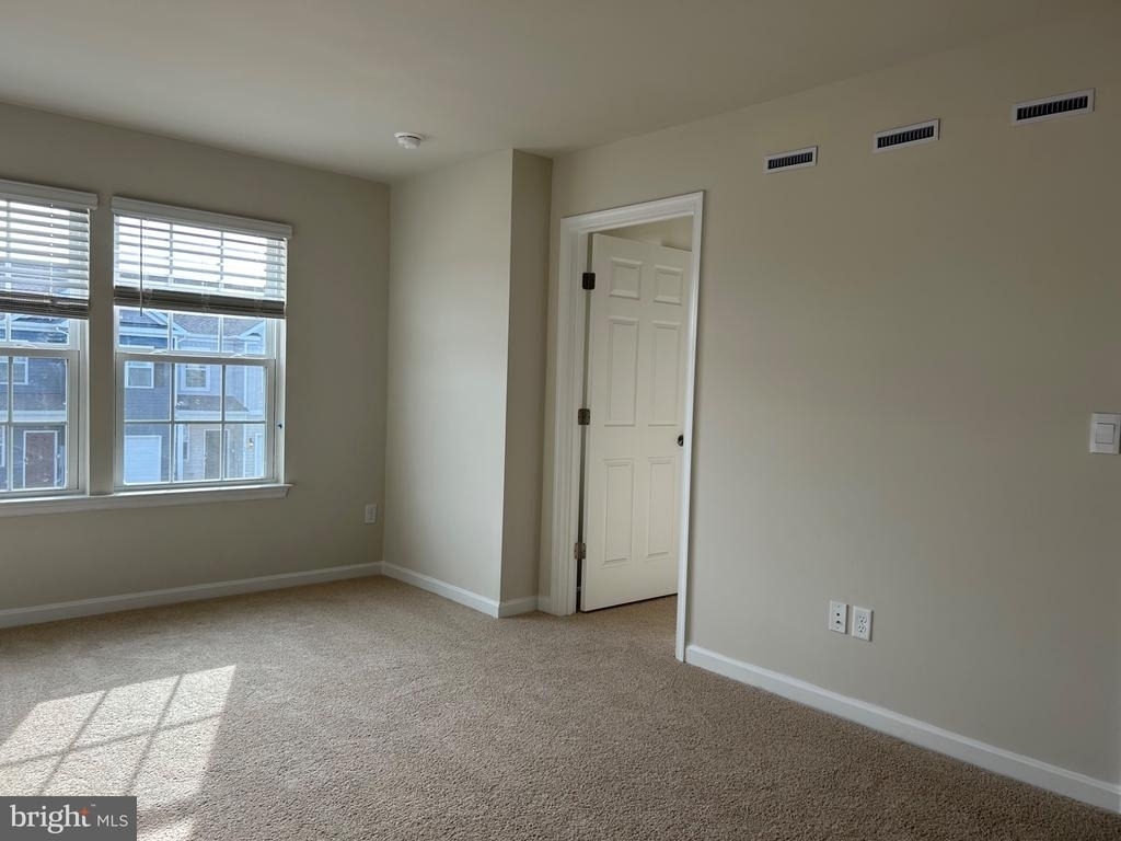 131 Rae Court - Photo 12