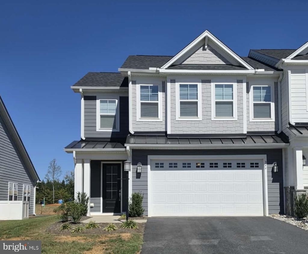 344 Bayberry Lane - Photo 0