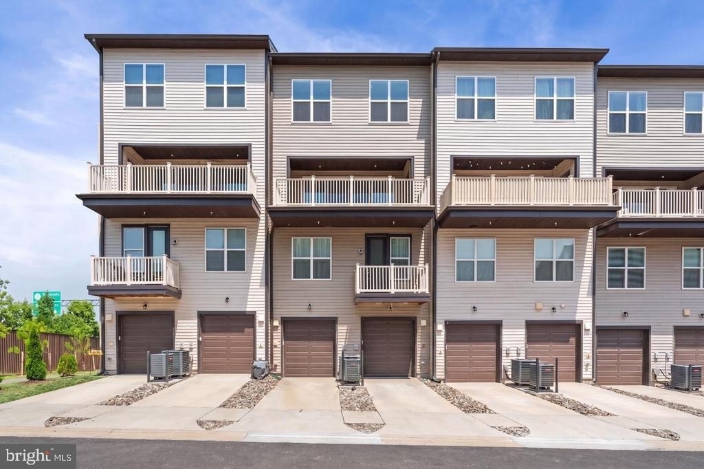 14350 Yesler Avenue - Photo 2
