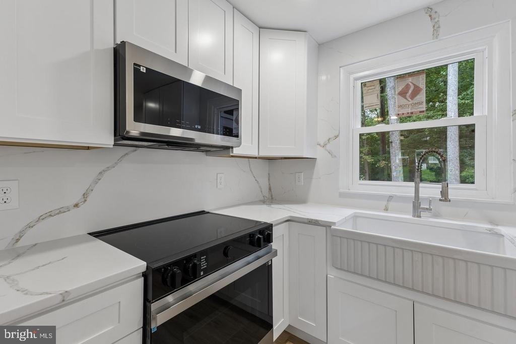 4408 Banff Street - Photo 16