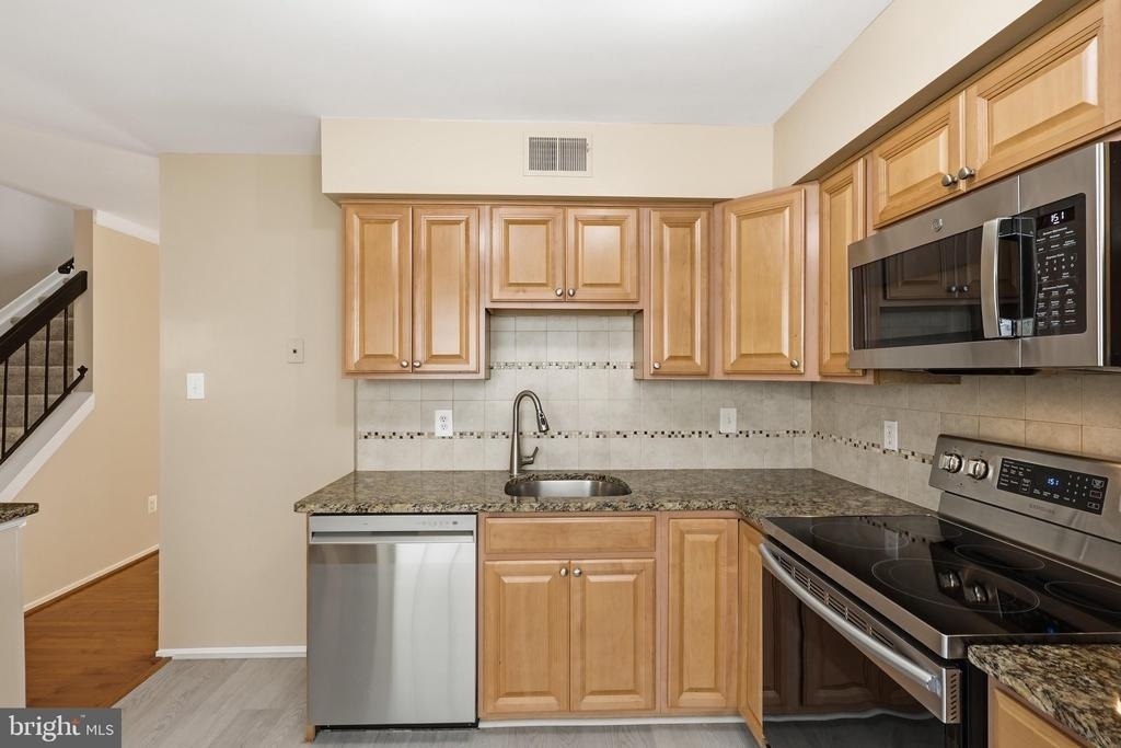 5906 Bridgetown Court - Photo 10