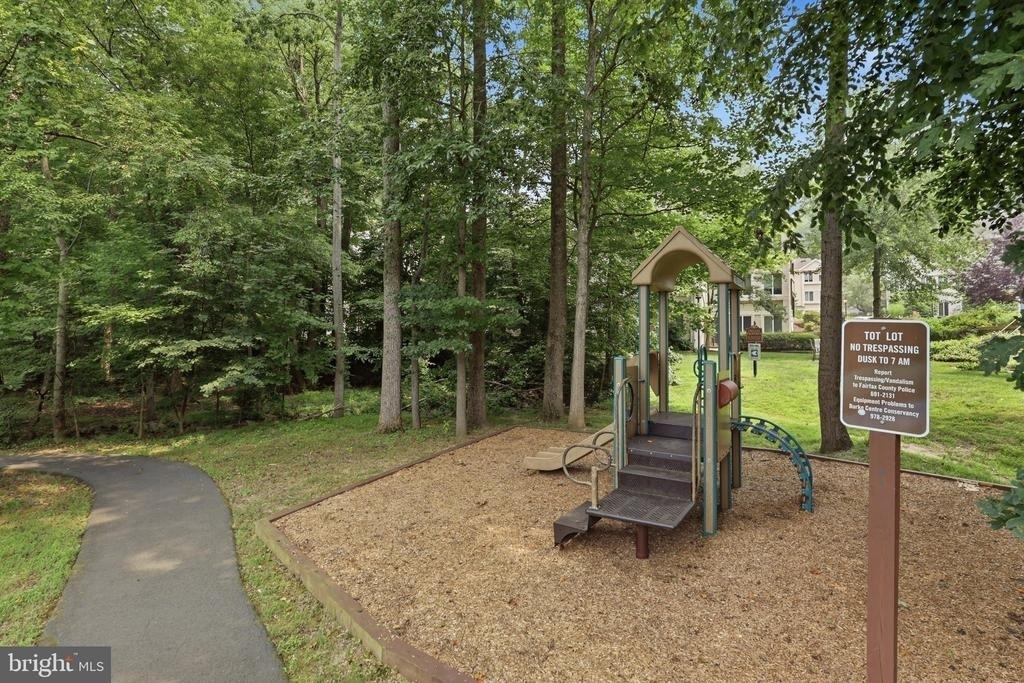 5906 Bridgetown Court - Photo 34