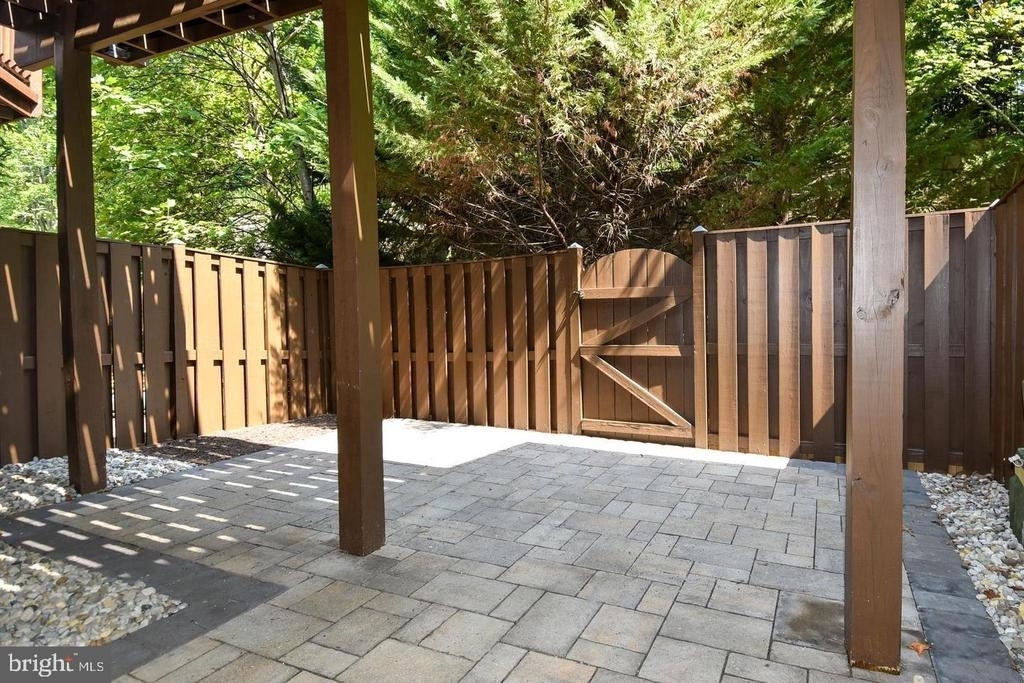 7810 Locust Leaf Lane - Photo 38