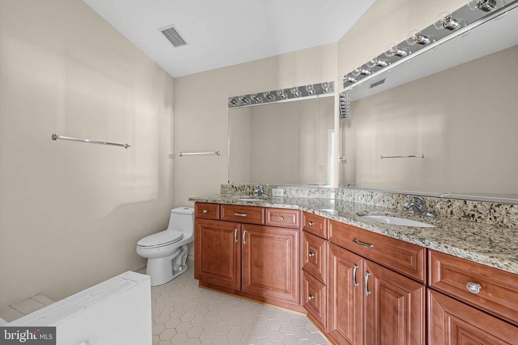 7427 Salford Court - Photo 4