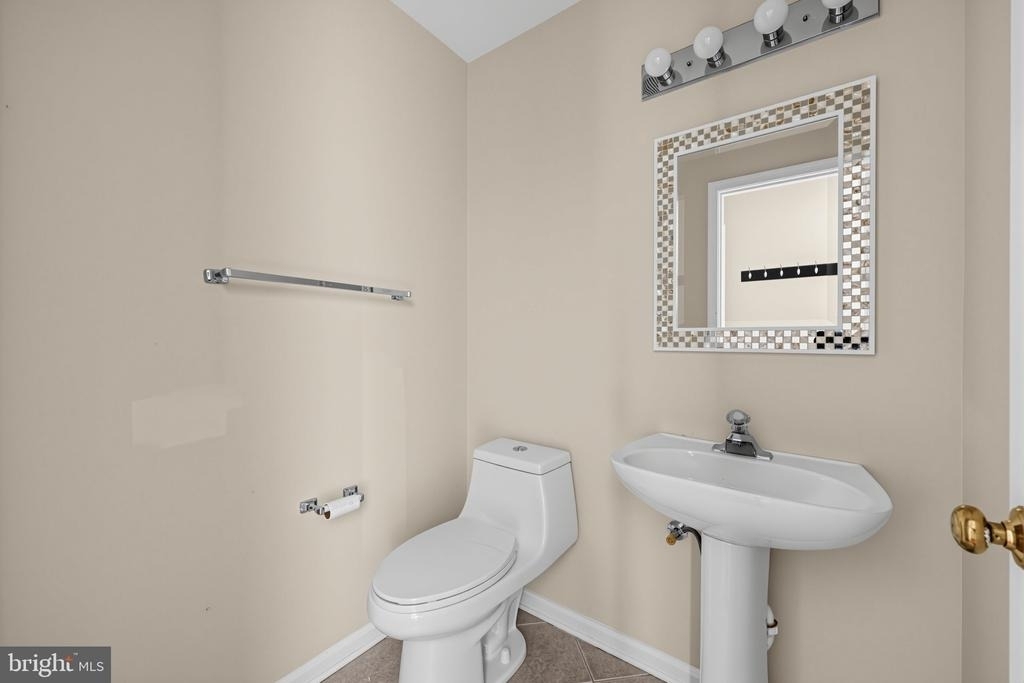 7427 Salford Court - Photo 7