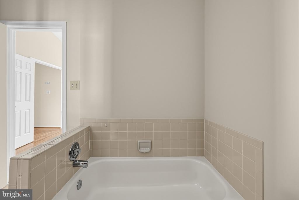 7427 Salford Court - Photo 8