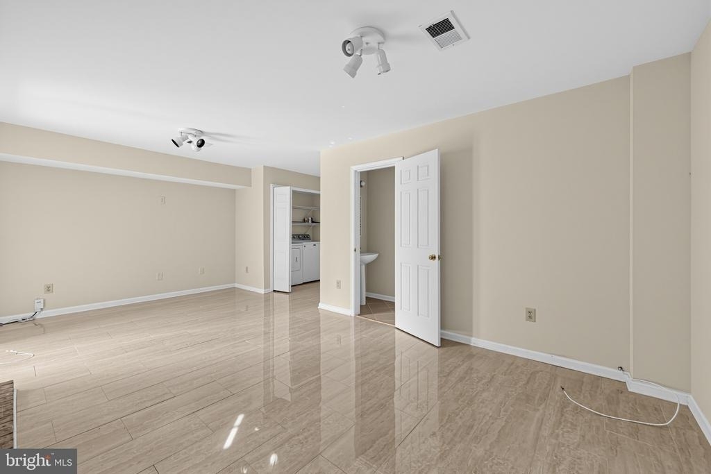 7427 Salford Court - Photo 3