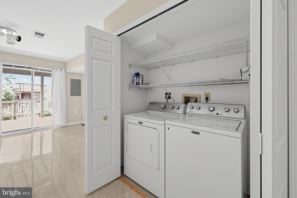 7427 Salford Court - Photo 14