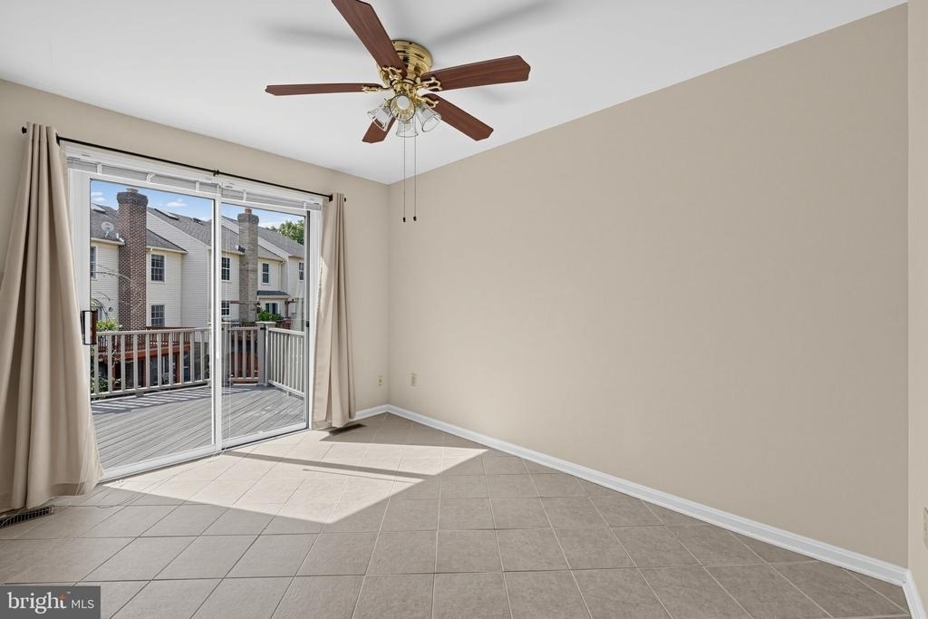 7427 Salford Court - Photo 13