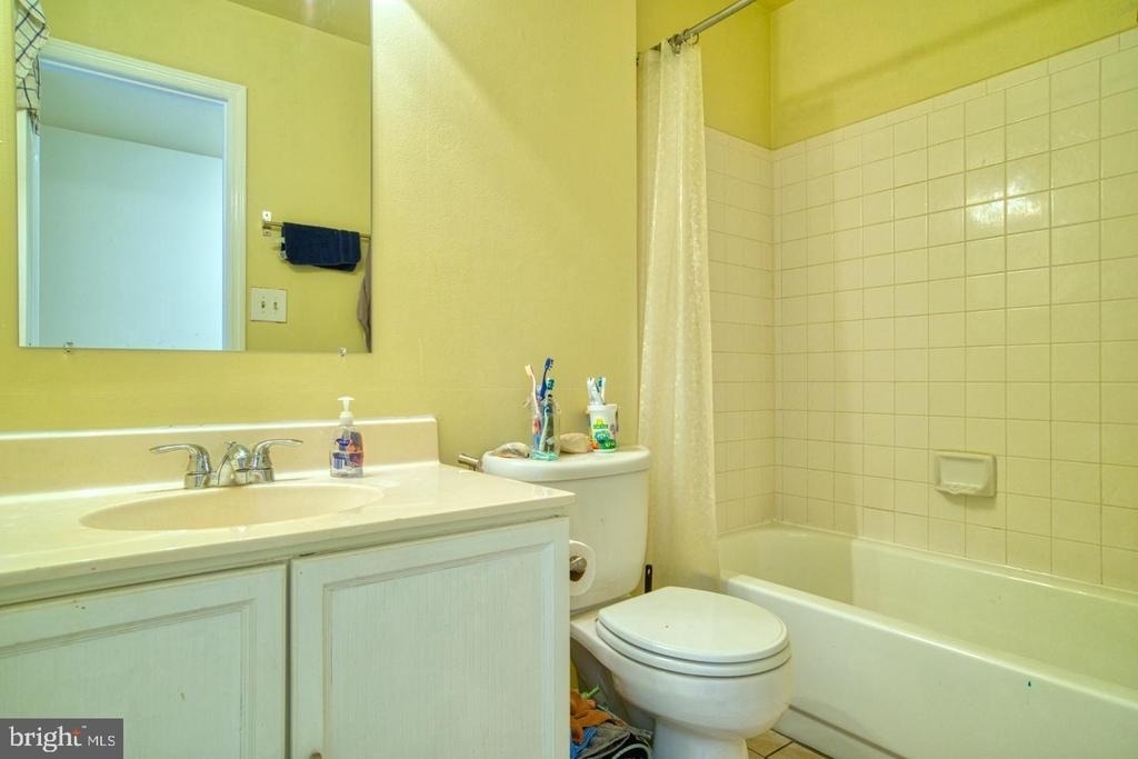 6137 Summer Park Lane - Photo 5