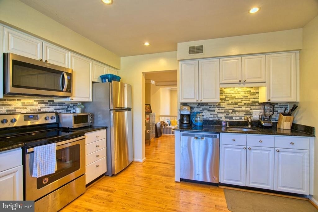 6137 Summer Park Lane - Photo 1