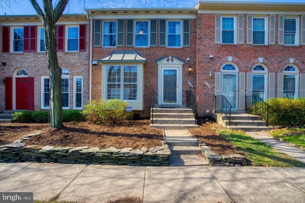 6137 Summer Park Lane - Photo 0