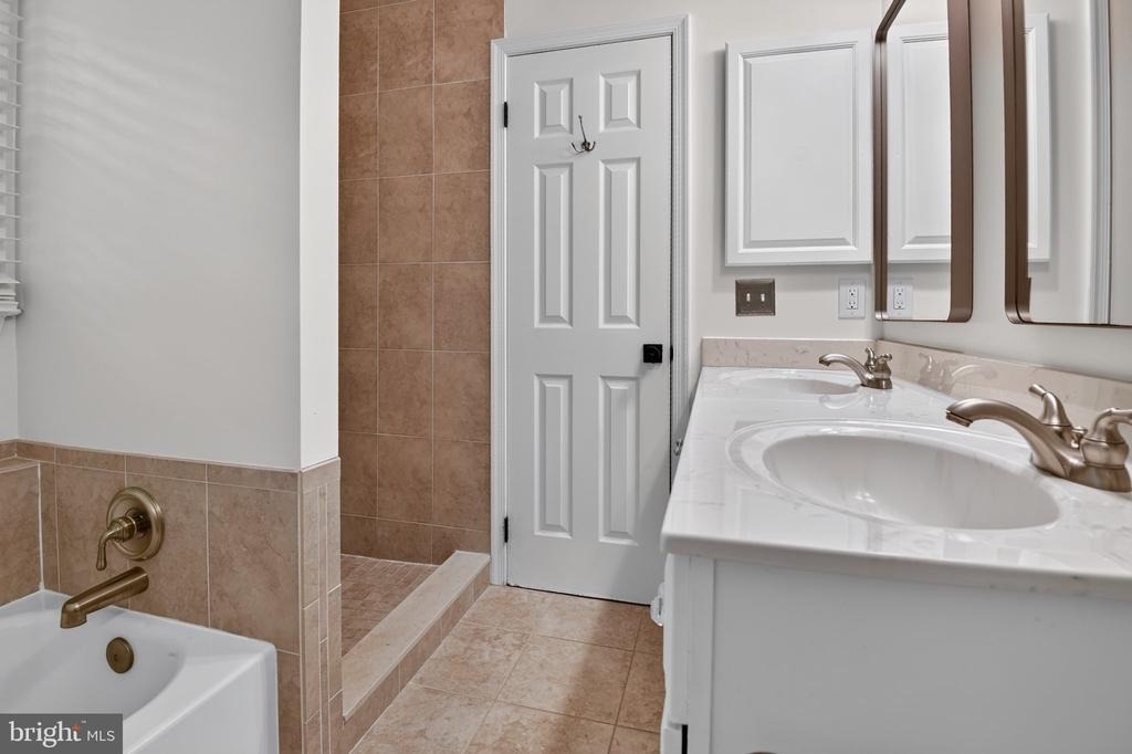 6143 Poburn Landing Court - Photo 25