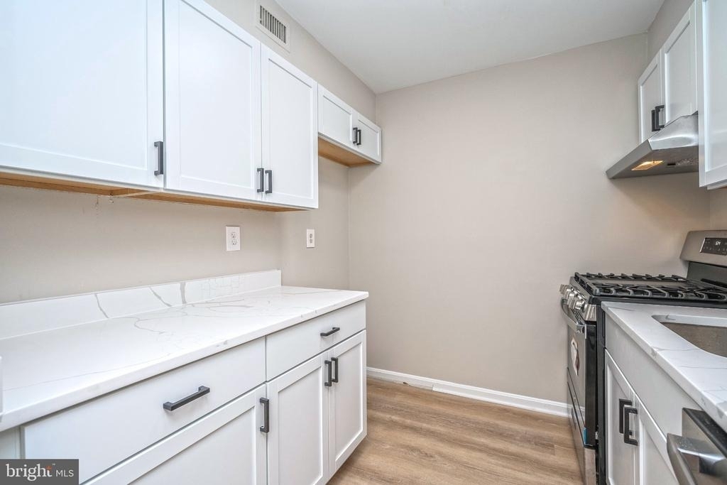 5908 Cove Landing Road - Photo 12
