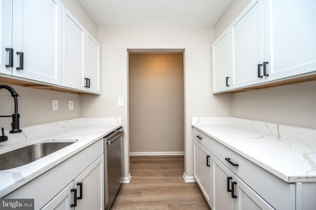 5908 Cove Landing Road - Photo 13