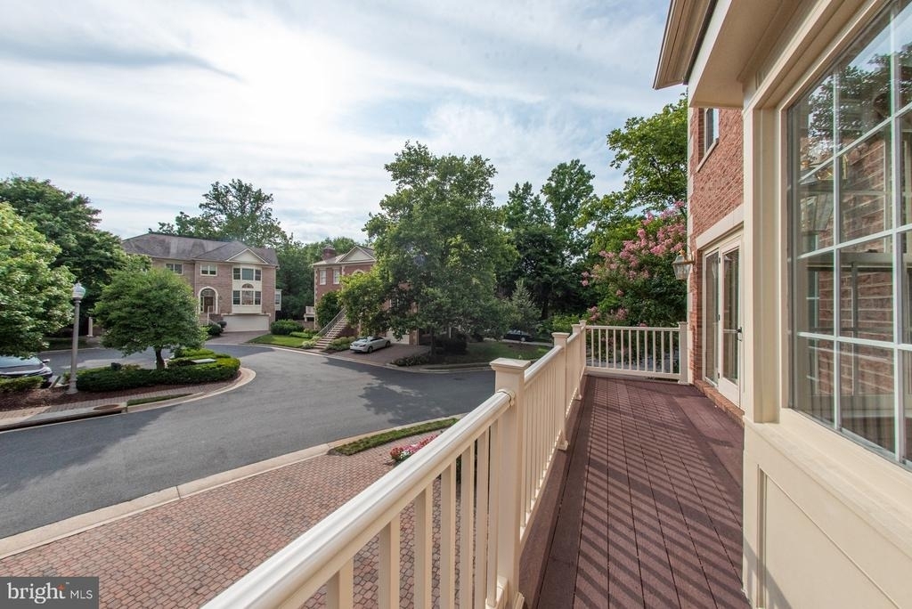 101 Gresham Place - Photo 40