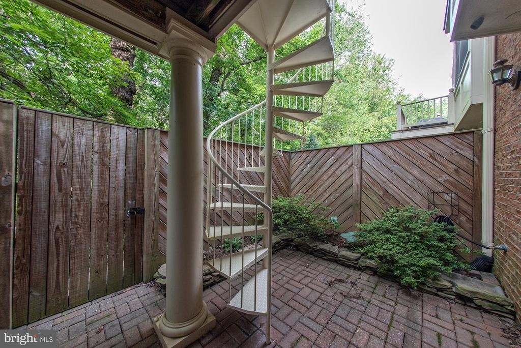 101 Gresham Place - Photo 44